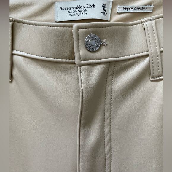 Abercrombie Curve Love 90’s Ultra High Rise Straight vegan Leather Cream 8 Short - Picture 4 of 11